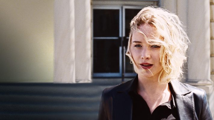 Jennifer Lawrence se met à nue