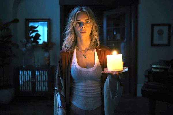 Samara Weaving se met à nue