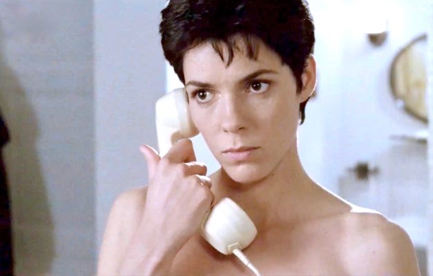 Élizabeth Bourgine se met à nue