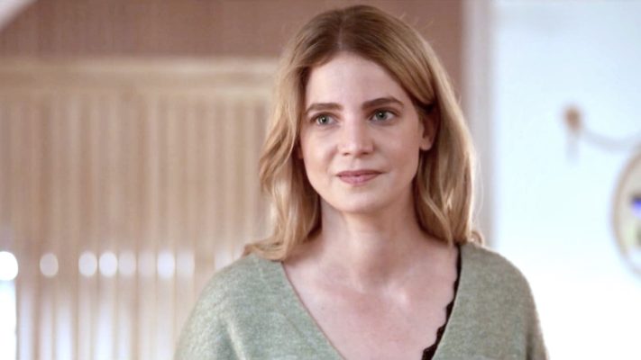 Rike Schmid se met à nue