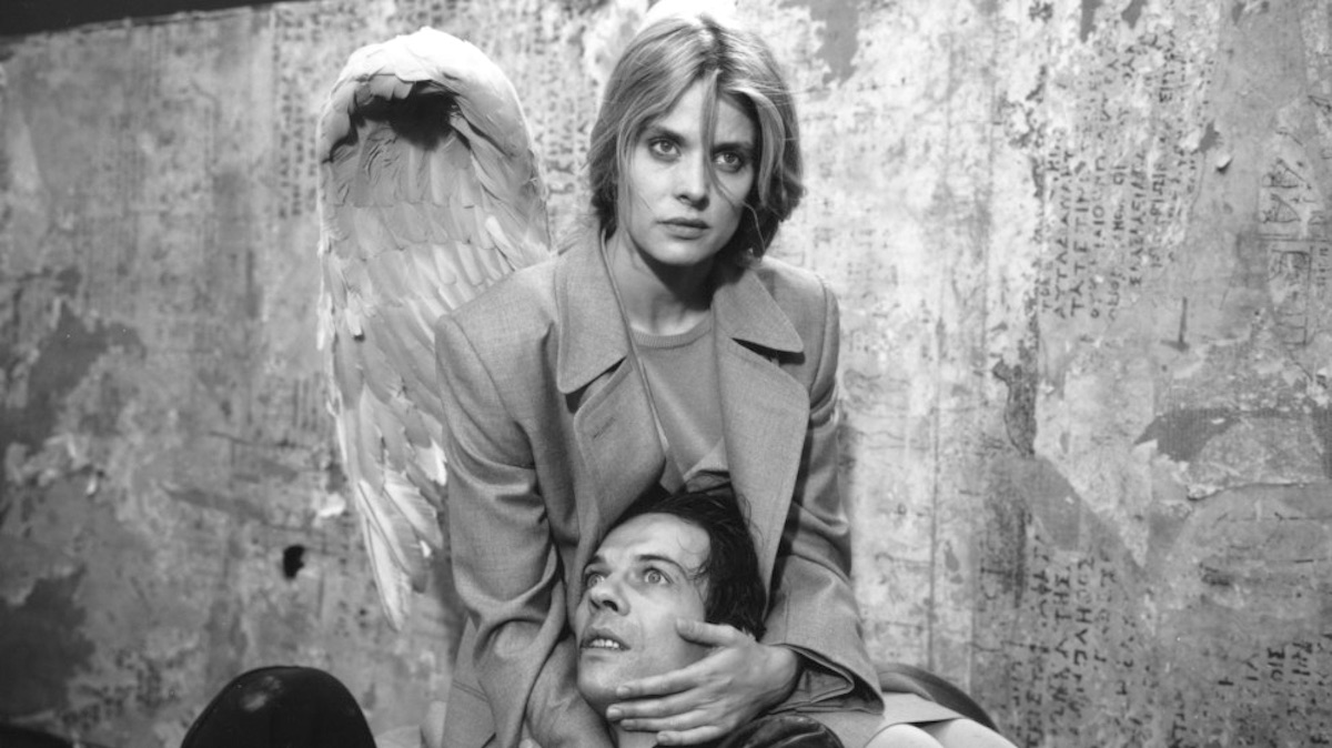 Nastassja Kinski est une femme ange à Berlin après la chute du mur dans le film Si loin, si proche de Wim Wenders en 1993