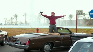 David Thewlis incarne Jim McCann totalement imprévisible et paranoïaque aux côtés de Howard Marks pour organiser son trafic dans le film Mr Nice en 2010