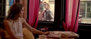 Émilie Piponnier est Alice une femme mariée Française qui se décide à devenir une prostituée à Paris après sa rencontre avec Lisa une jeune escort girl interprétée par Chloé Boreham dans le film Alice en 2020