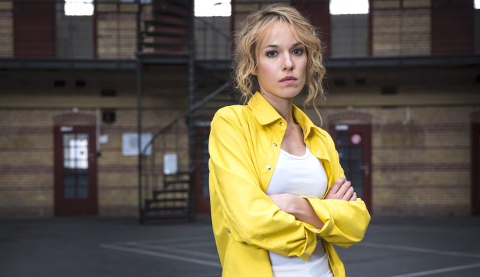 Élodie Fontan se met à nue