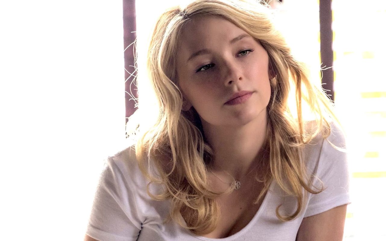 Haley Bennett se met à nue