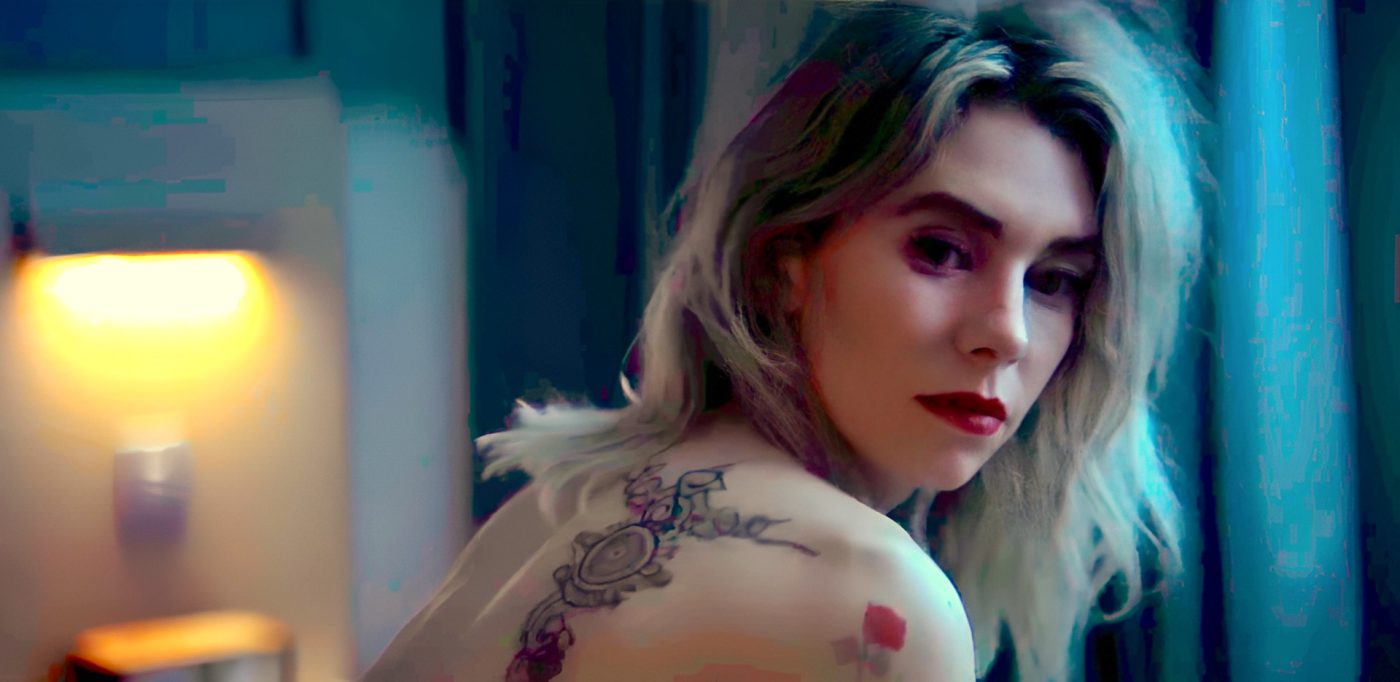 Vanessa Kirby se met à nue