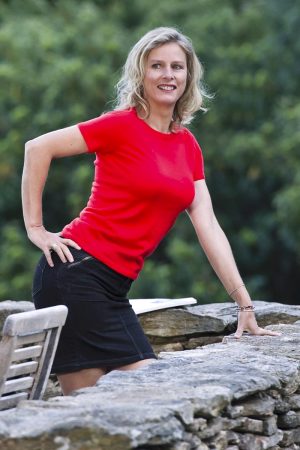 Karin Viard est Pattie dans le film 21 nuits avec Pattie en 2015 en incarnant une femme libérée avide de plaisir sexuel avec des nombreux hommes