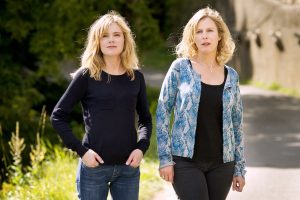 Caroline interprétée par Isabelle Carré et Pattie interprétée par Karin Viard adorent discuter de l'extase sexuelle de Pattie lors de ses aventures charnelles avec des amants d'un soir