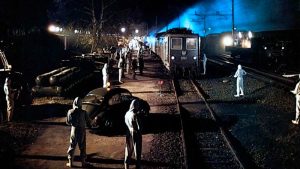 Les wagons du train sont plombés en emprisonnant ses 1000 passagers infectés par un virus mortel dans le film Le Pont de Cassandra en 1976