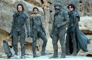 Rebecca Ferguson et Zendaya et Javier Bardem et Timothée Chalamet prêts à affronter les féroces troupes Harkonnen dans le film de science-fiction Dune réalisé par Denis Villeneuve en 2021