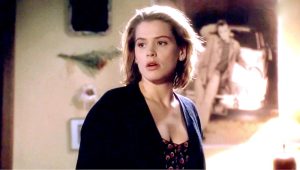 Kristen Connor est une étudiante fraîchement arrivée à l'université incarnée par Kristy Swanson qui boit trop d'alcool lors d'une soirée entre copines en se retrouvant ensuite allongée sur un lit et forcée par un homme dans le film Fièvre à Columbus University en 1995