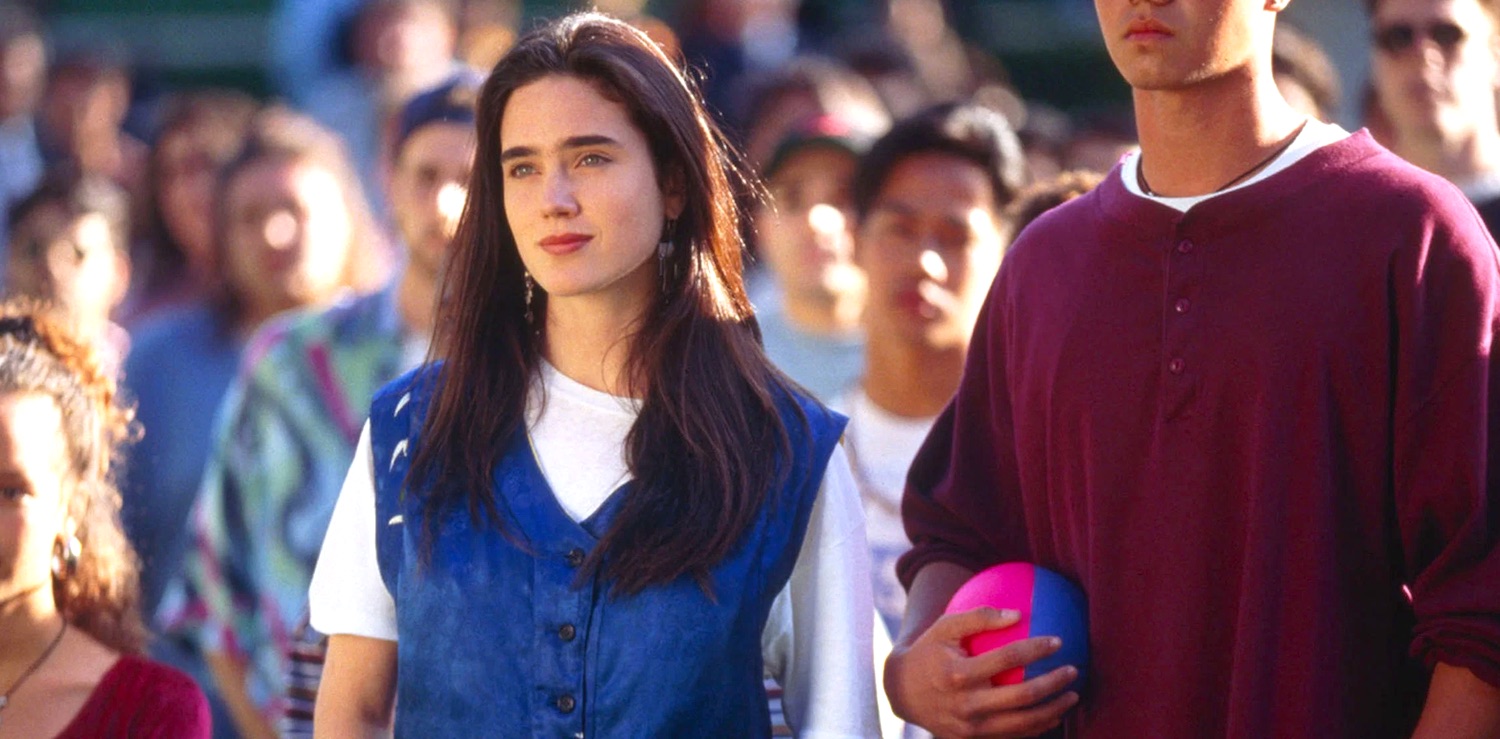 Taryn est une étudiante lesbienne incarnée par Jennifer Connelly qui va nouer une relation intime avec une jeune étudiante abusée par un homme après une soirée trop alcoolisée dans le film dramatique américain Fièvre à Columbus University en 1995