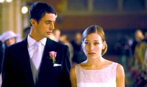 Piper Perabo incarne Rachel le jour de son mariage qui va ensuite faire cocu son mari en assumant son adultère avec une jeune lesbienne dans le film Imagine Me & You en 2006